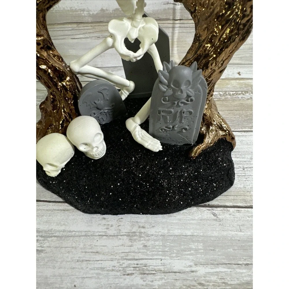 Bath & Body Works Glow In DARK Skeleton Graveyard 2024 3-Wick Candle Holder NIB - Picture 3 of 4